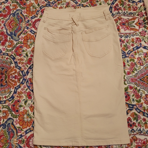 Madwell Denim High-Waist Midi Skirt in Vintage Canvas Wash - Western Edition - Picture 2 of 9
